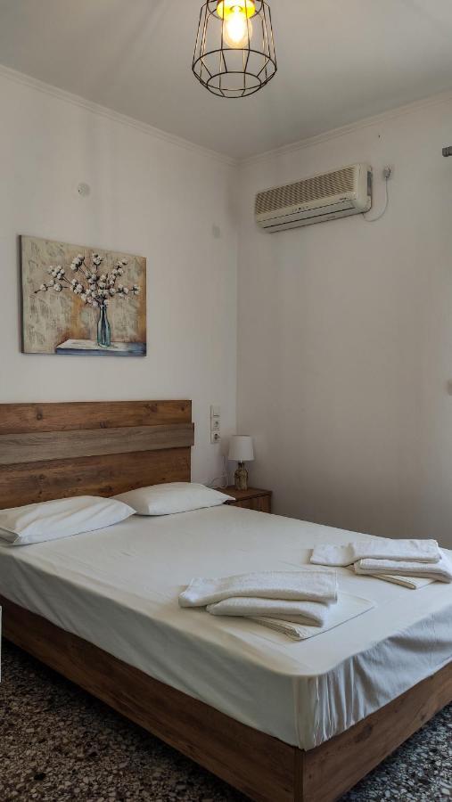 Xenia'S Rooms Parga Esterno foto